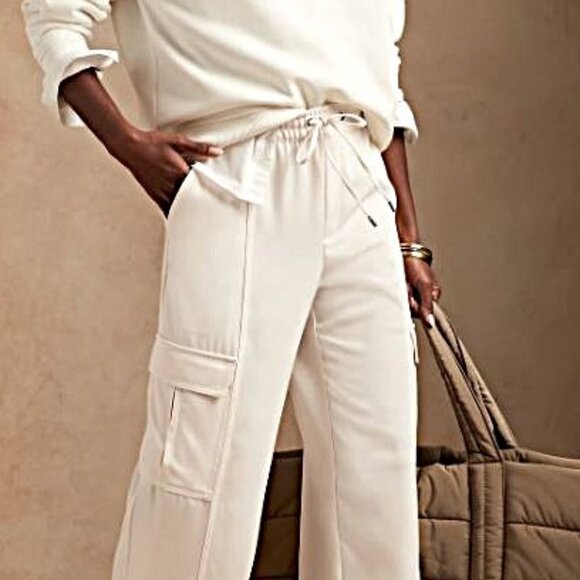 BR SPORT, Cream coloured wide leg performance cargo pant - Picture 2 of 15